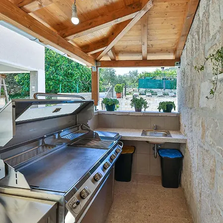 Holiday home Cozy In With Outdoor Swimming Pool