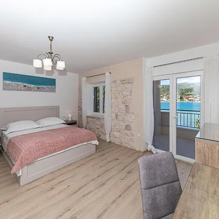 Holiday home Cozy In With Outdoor Swimming Pool Vinisce