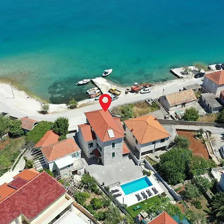 Cozy In With Outdoor Swimming Pool Holiday home Vinisce